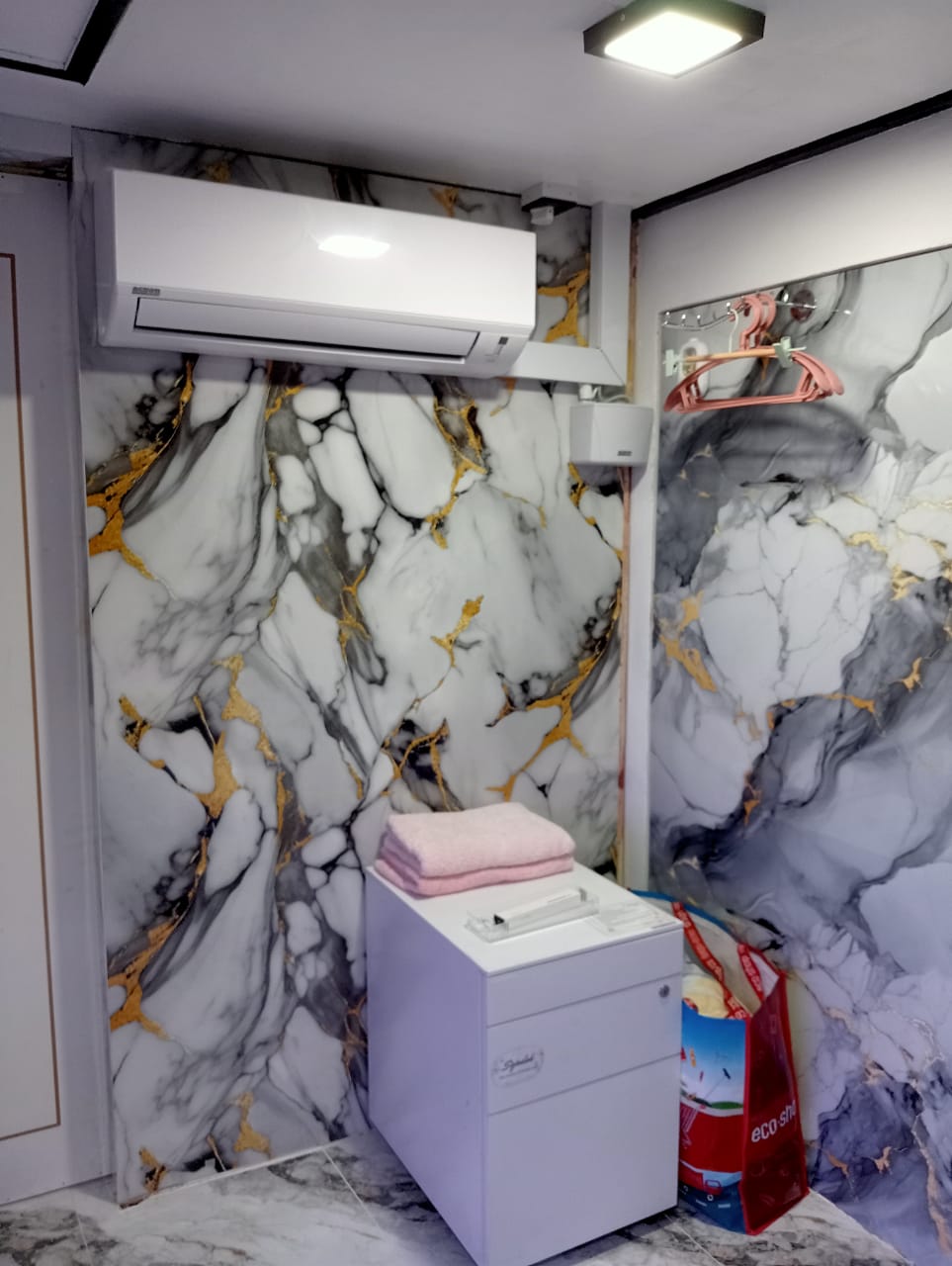 Bilik air marble + water heater